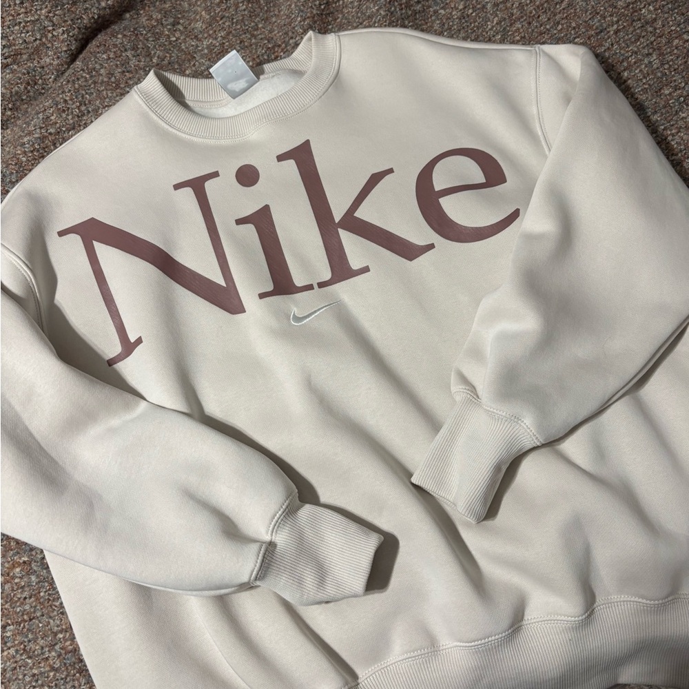 nike crewneck NWTO